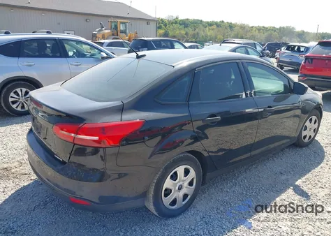 2016 Ford Focus S z USA, uszkodzony, nr VIN 1FADP3E29GL378194